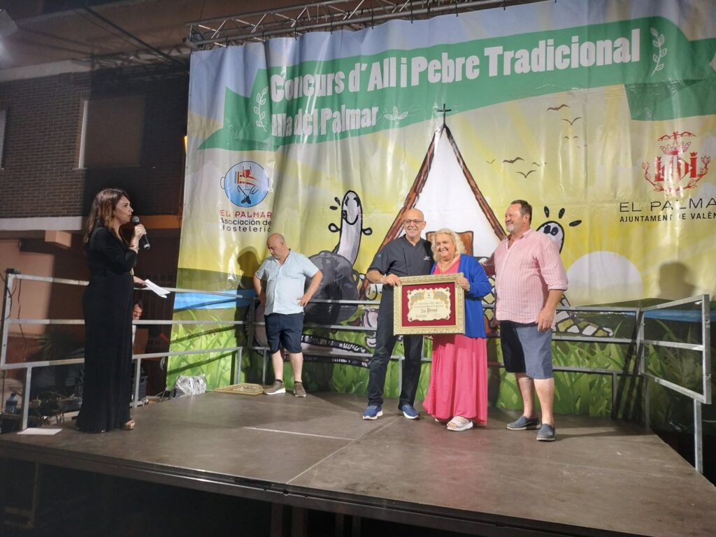 Paco Gimeno, chef de El Racó de Meliana, gana el XVI Concurso de All i Pebre de la Isla del Palmar 6 Paco Gimeno chef de El Raco de Meliana gana el XVI Concurso de All i Pebre de la Isla del Palmar 8