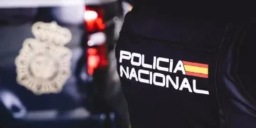 Hombre armado con cuchillo muere tras enfrentarse a policías en Valencia