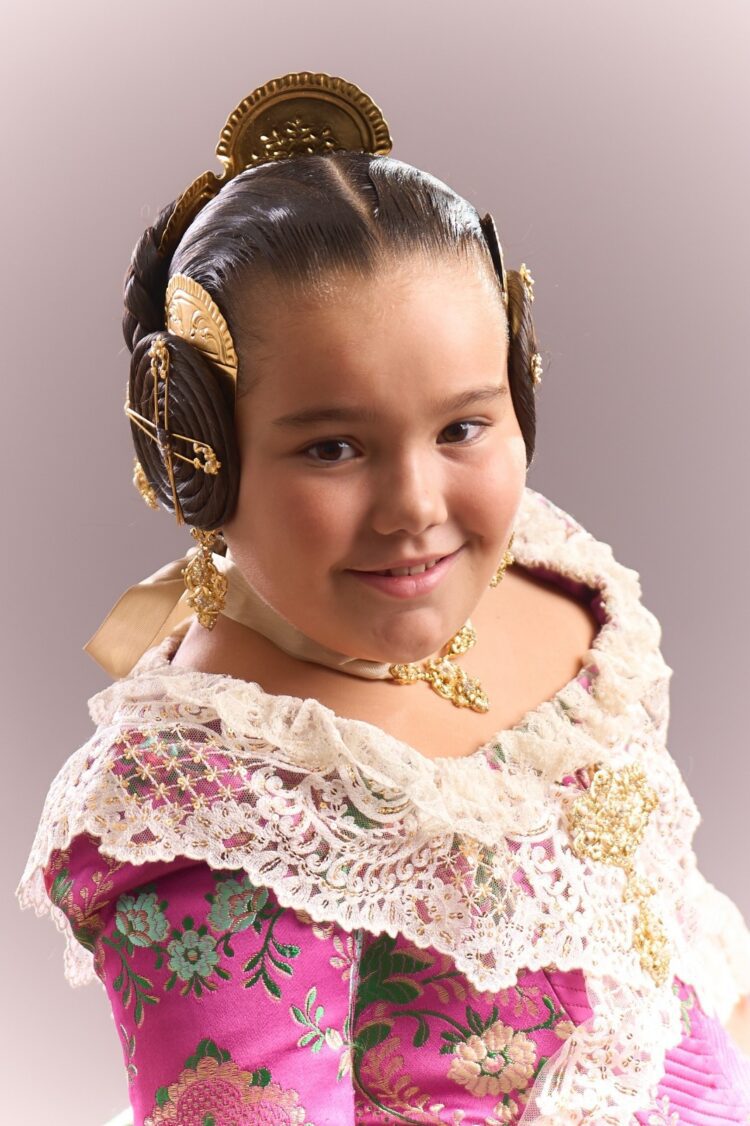 El agua hizo acto de presencia en las preselecciones falleras este sábado