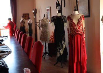 Jordi Mayor presenta -sin prensa alguna- la fugaz exposición de los trajes de Rocío Jurado y el musical en su homenaje 1 Jordi Mayor presenta -sin prensa alguna- la fugaz exposición de los trajes de Rocío Jurado y el musical en su homenaje