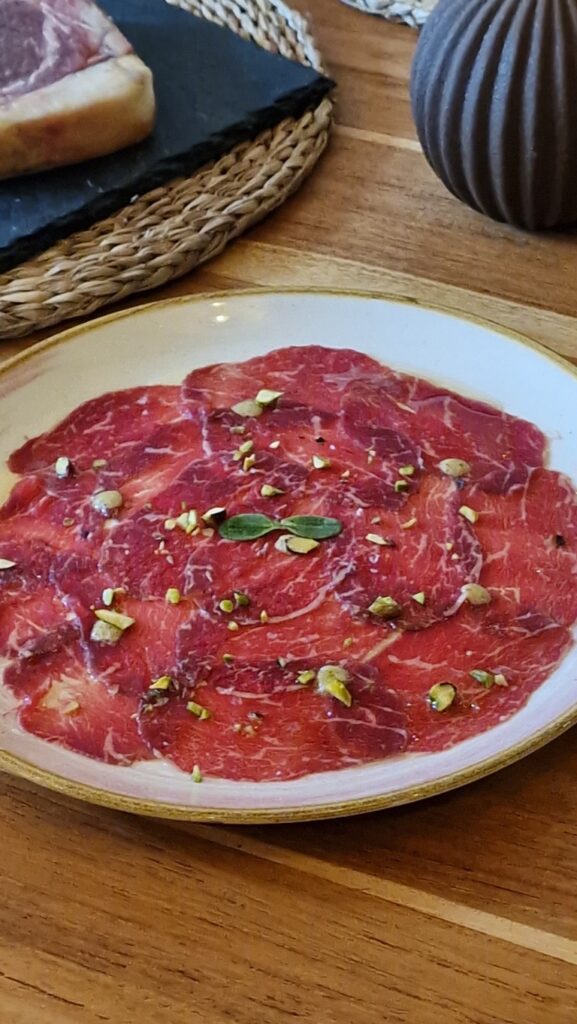 "LA CARNE QUE VINO DEL TIEMPO" Revacuno presenta ante la prensa la excelencia de la vaca vetusta 24 Revacuno presenta ante la prensa la excelencia de la vaca vetusta 10 Mediana