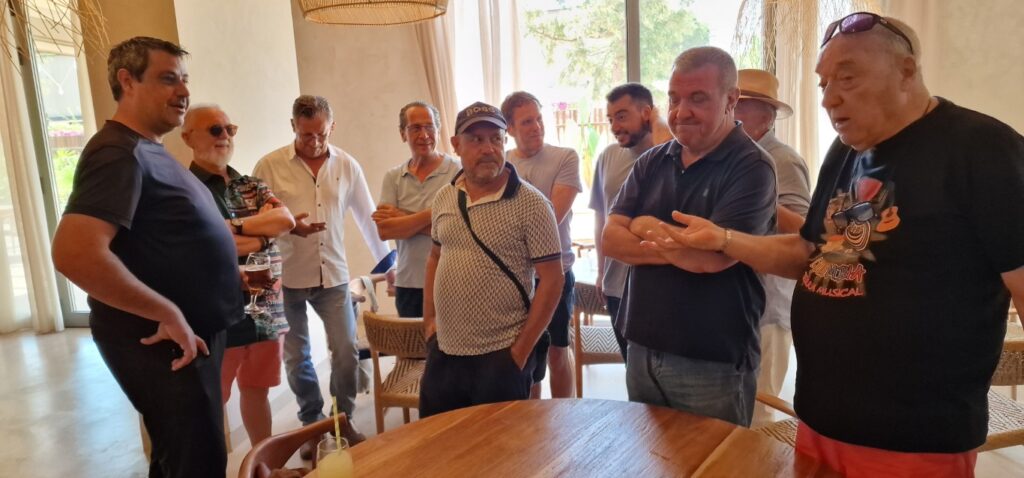 "LA CARNE QUE VINO DEL TIEMPO" Revacuno presenta ante la prensa la excelencia de la vaca vetusta 16 Revacuno presenta ante la prensa la excelencia de la vaca vetusta 2 Mediana