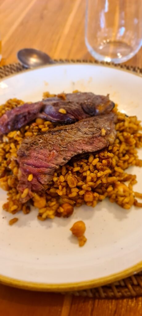 "LA CARNE QUE VINO DEL TIEMPO" Revacuno presenta ante la prensa la excelencia de la vaca vetusta 11 Revacuno presenta ante la prensa la excelencia de la vaca vetusta 20 Mediana