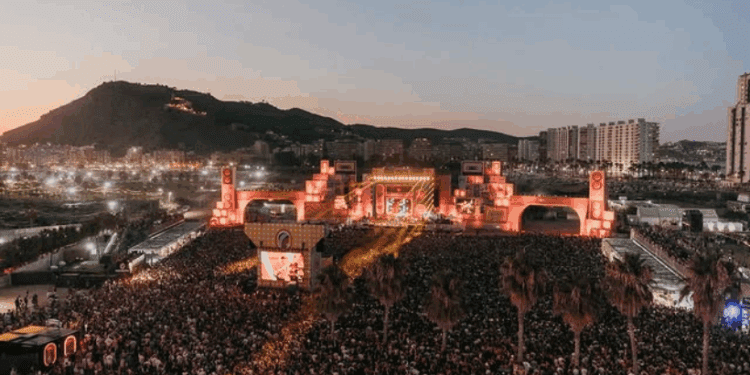 El último día del Zevra deja a Cullera sin poder dormir 1 El último día del Zevra deja a Cullera sin poder dormir