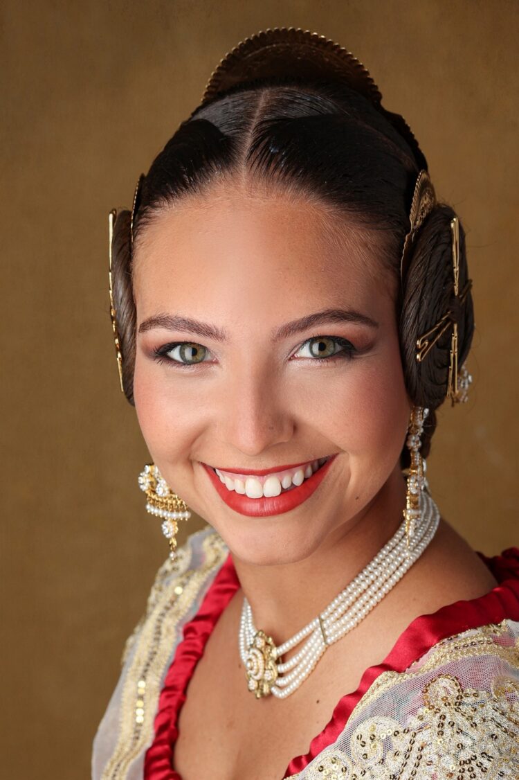 El agua hizo acto de presencia en las preselecciones falleras este sábado