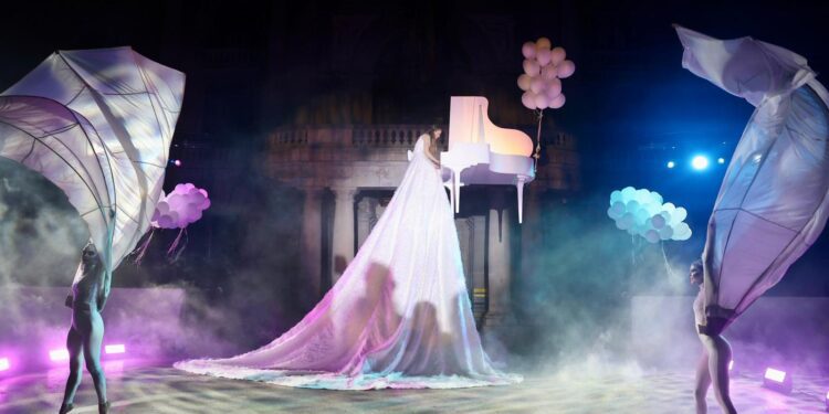 Valencia inaugura su Gran feria de Julio del cartel de camisetas un martes a las 22:00 horas 1 Valencia inaugura su Gran feria de Julio del cartel de camisetas un martes a las 22:00 horas