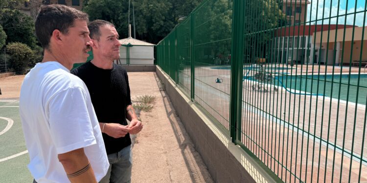Catalá mantiene cerrada la piscina de Castellar-L’Oliveral y los socialistas le urgen a abrirla 1 Catalá mantiene cerrada la piscina de Castellar-L’Oliveral y los socialistas le urgen a abrirla