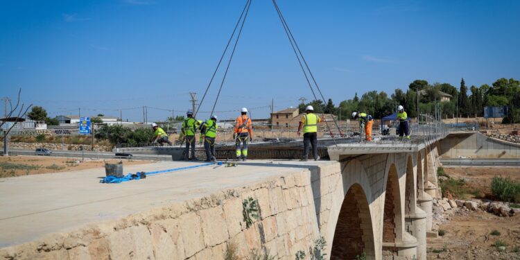 Torrent avanza en la fase final de la reconstrucción del Puente hacia Alaquàs