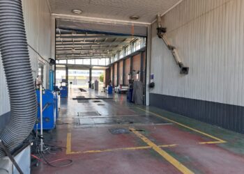 Muchos valencianos recorren hasta 80 kilómetros para pasar la ITV de su coche este verano