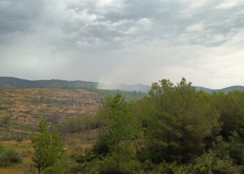 Hasta 7 incendios forestales declarados por caídas de rayos en el interior de Castelló