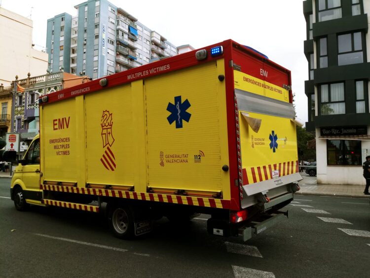 Incendio de Valencia: 120 viviendas afectadas, 11 atendidos por inhalación de humo y los vecinos convocados a una reunión a las 20h