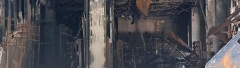 El Ayuntamiento atiende en la Universitat Popular de Ayora a los vecinos afectados por el incendio de la avenida del Port