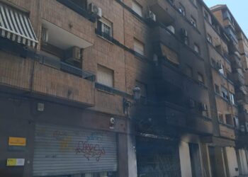 Los vecinos de los edificios del incendio del Tedi de Valencia piden soluciones y que Catalá se implique