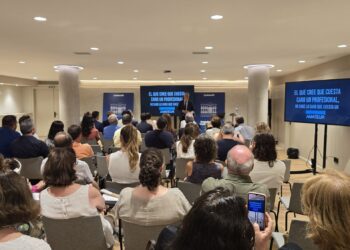 Banco Mediolanum celebra un evento exclusivo en su sede de Valencia para destacar su modelo de asesoramiento financiero y estrategias de inversión 1 Banco Mediolanum celebra un evento exclusivo en su sede de Valencia para destacar su modelo de asesoramiento financiero y estrategias de inversión
