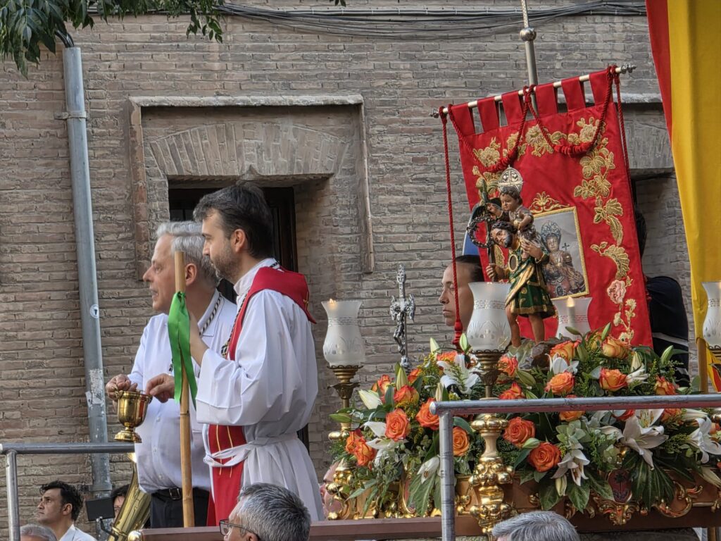 La Cofradía de San Cristóbal celebra a su patrón en la barriada de la Calle Alboraya 2 WhatsApp Image 2025 07 10 at 21.24.20