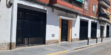 La Federación vecinal de Valencia exige conocer la relación de apartamentos turísticos "legales"