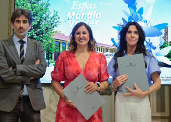 El Ayuntamiento de Valencia y la hija del escultor Manolo Valdés sellan el acuerdo para el desarrollo del futuro Espai Valdés en el Parque Central 1 El Ayuntamiento de Valencia y la hija del escultor Manolo Valdés sellan el acuerdo para el desarrollo del futuro Espai Valdés en el Parque Central