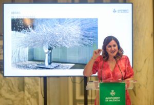 El Ayuntamiento de Valencia y la hija del escultor Manolo Valdés sellan el acuerdo para el desarrollo del futuro Espai Valdés en el Parque Central