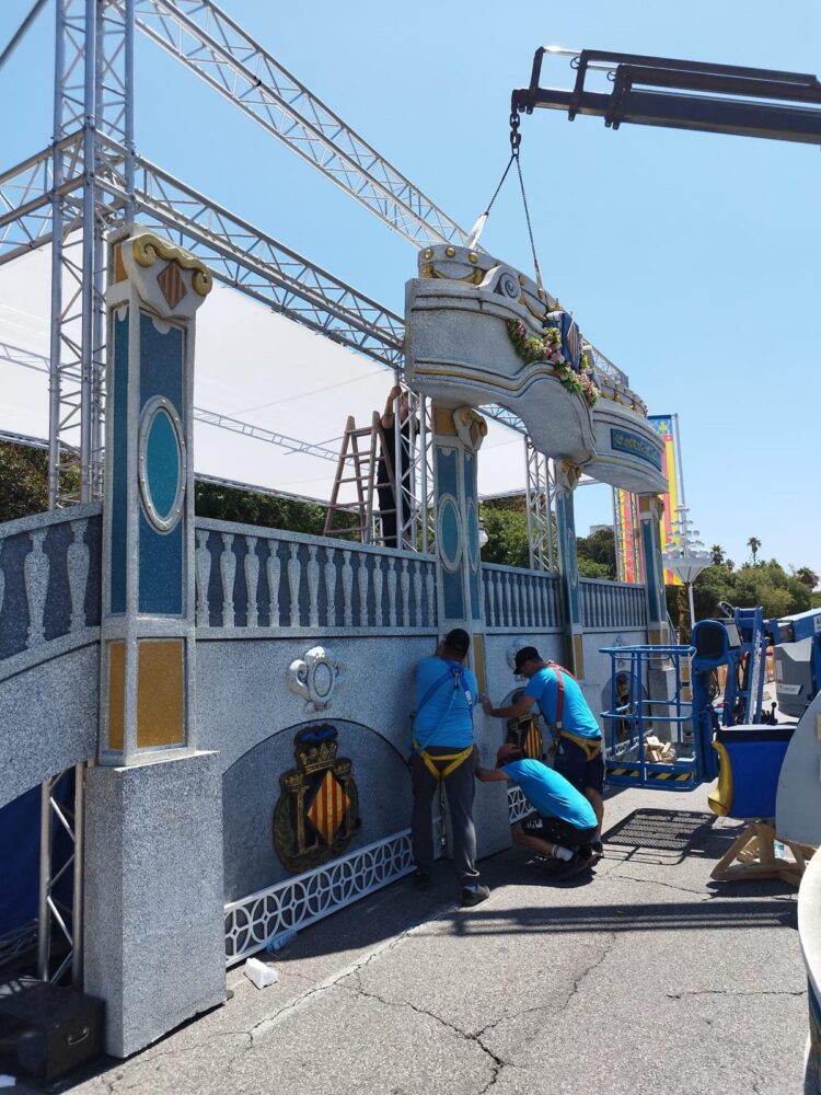 Todo preparado para la Batalla más colorida y olorosa, la Batalla de Flors de Valéncia