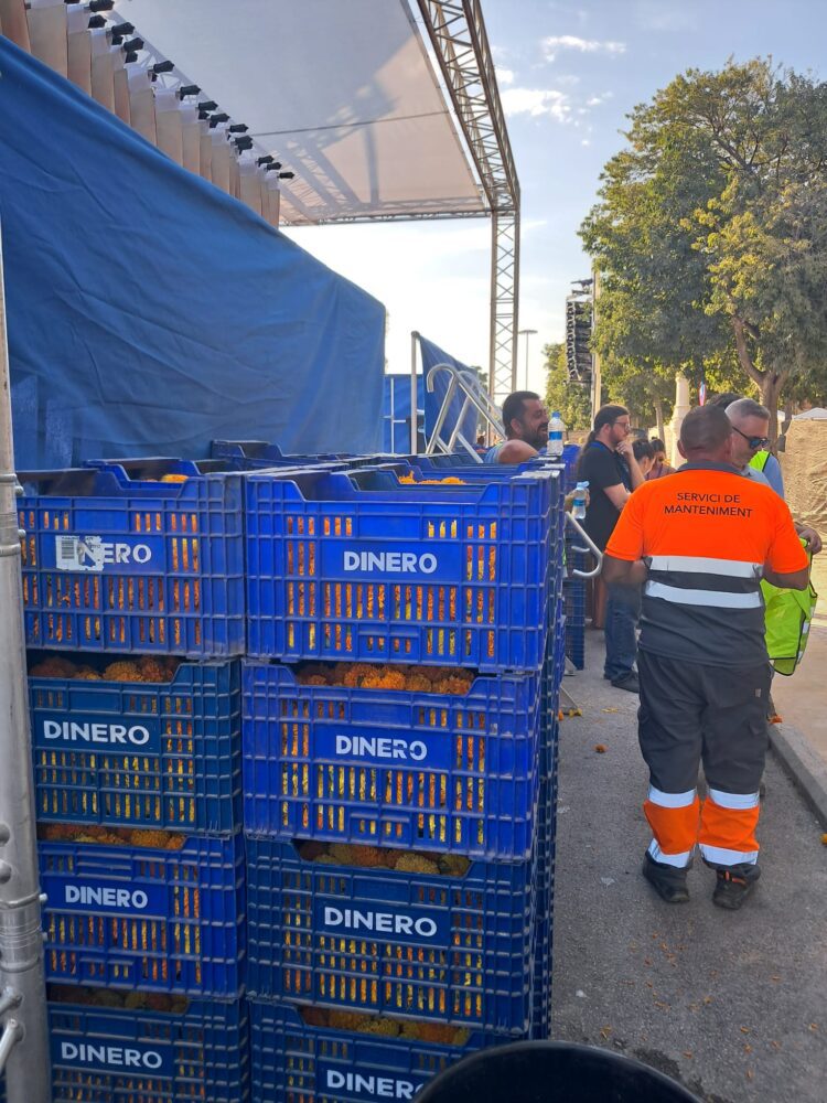 Un año más Valencia cumplió con la Batalla de Flors