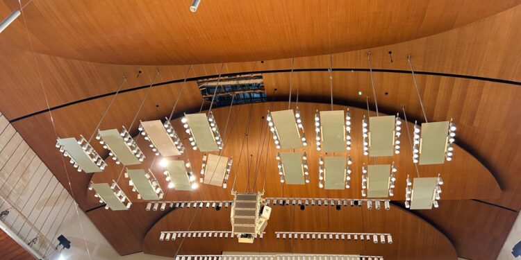 Se rompe un panel del techo de la Sala Iturbi del Palau de la Música de Valéncia