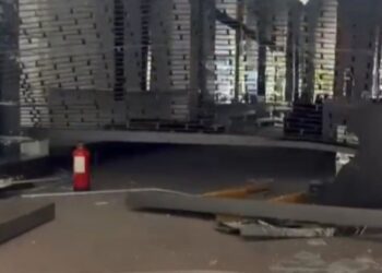 Alunizaje exprés en Valéncia: cinco encapuchados roban en una tienda de lujo en pleno centro