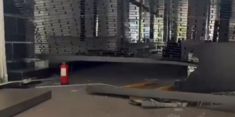 Alunizaje exprés en Valéncia: cinco encapuchados roban en una tienda de lujo en pleno centro