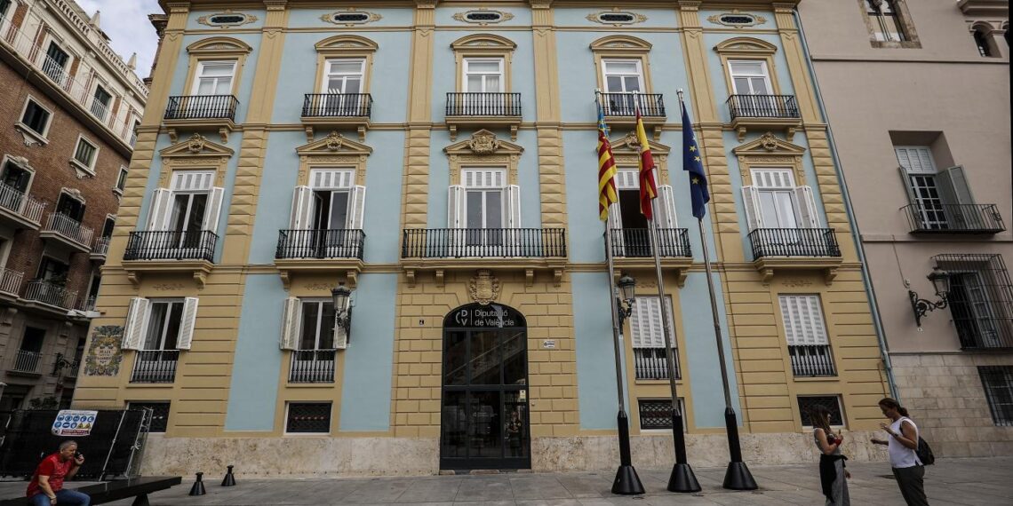 Mompó se ve obligado a prorrogar los presupuestos de la Diputació de Valéncia tras el "no" de Vox y la izquierda