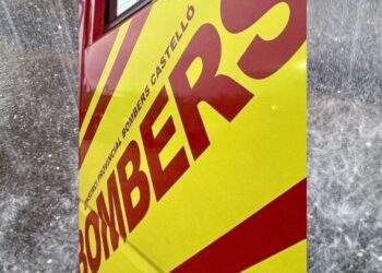 Bomberos de Castellón desplegados para rescatar a personas atrapadas en sus vehículos en diversos puntos por el temporal