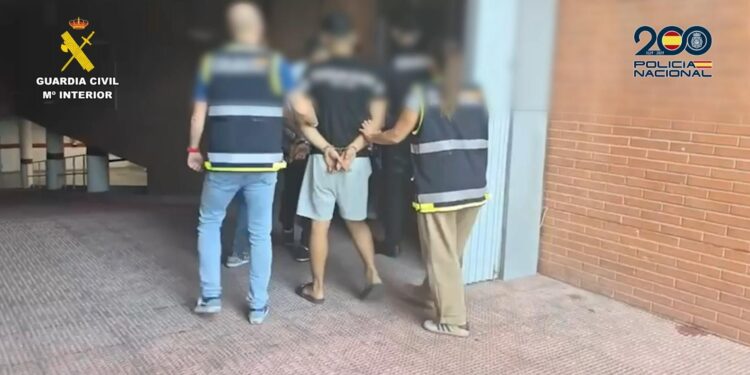 Desarticulada una banda de butroneros que robó cobre por más de 600.000 euros en varias provincias desde su base en Alicante 1 Desarticulada una banda de butroneros que robó cobre por más de 600.000 euros en varias provincias desde su base en Alicante