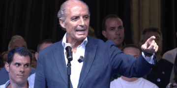 Francisco Camps se Postula como candidato del PPCV a la Generalitat Valenciana
