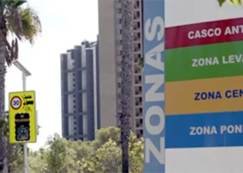 Benidorm reduce en 2.000 vehículos el tráfico diario en su nueva zona de bajas emisiones