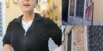 Una multimillonaria suiza destroza seis paneles cerámicos que hablaban de la historia de Valencia y sus gentes
