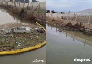 Cuando Sueca se vende por un puñado de votos 2 Sueca retira las barreras flotantes de acequias que impedían llegar al mar basura