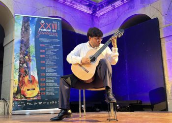Gonzalo Peñalosa emociona al público del Festival de Guitarra con un concierto lleno de matices