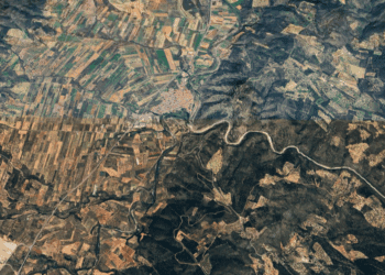 Incendio de vegetación en Les Coves de Vinromà y controlado el de Albalat dels Tarongers