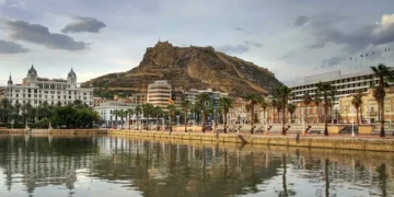 Lo Rat Penat denuncia l’hipocresia en la defensa del Valencià en Alacant