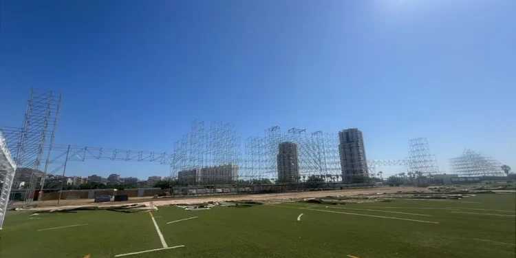 El Zevra Festival construye el escenario más grande jamás visto en España con los escenógrafos de Tomorrowland 1 El Zevra Festival construye el escenario más grande jamás visto en España con los escenógrafos de Tomorrowland
