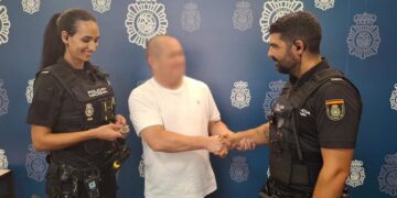 Detenidos cuatro hombres por cometer dos robos con violencia en el centro de Alicante
