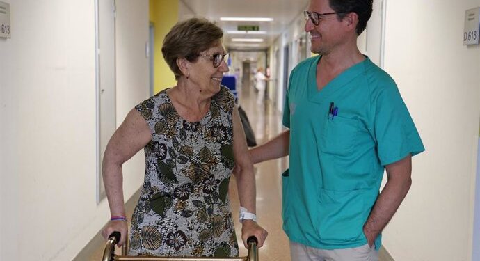 El Hospital La Fe de Valencia, líder nacional en cirugía de prótesis de cadera mínimamente invasiva 1 El Hospital La Fe de Valencia, líder nacional en cirugía de prótesis de cadera mínimamente invasiva