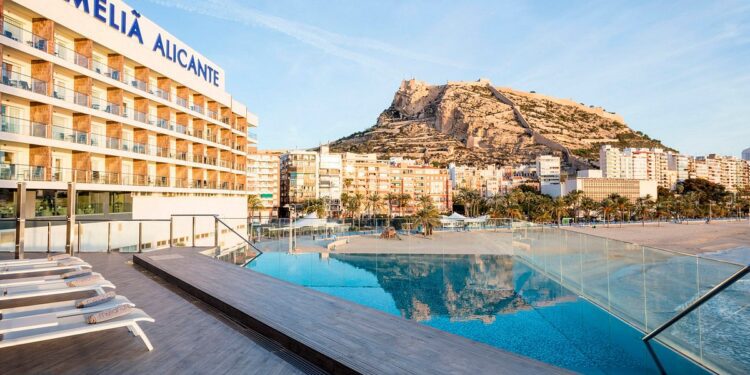 Elche roza el 90% de ocupación hotelera en junio: el mejor dato del año, pese a una leve caída respecto a 2024 1 hotel alicante 1752120507