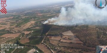 Incendio en El Puig activa medios terrestres y aéreos