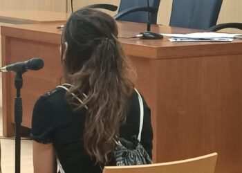 Juicio en Valencia: una mujer se enfrenta a 25 años por intentar quemar a su bebé de cuatro meses
