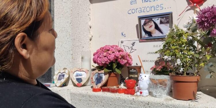 María recuerda a su hija y a su nieta no nacida nueve meses después de la DANA: "Me las arrebataron. Es muy duro" 1 María recuerda a su hija y a su nieta no nacida nueve meses después de la DANA: «Me las arrebataron. Es muy duro»