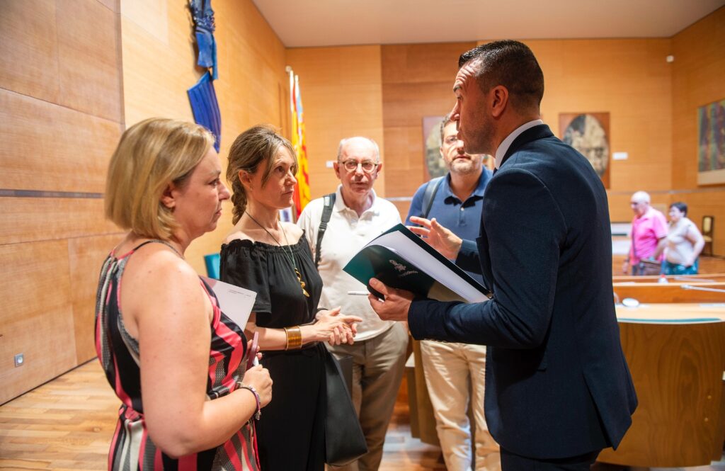 Las víctimas de la DANA reclaman en la Diputación mayor coordinación y justicia en las tareas de reconstrucción 2 mompo 3