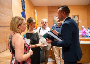 Las víctimas de la DANA reclaman en la Diputación mayor coordinación y justicia en las tareas de reconstrucción