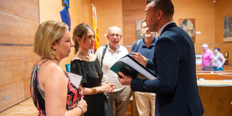 Las víctimas de la DANA reclaman en la Diputación mayor coordinación y justicia en las tareas de reconstrucción 1 Las víctimas de la DANA reclaman en la Diputación mayor coordinación y justicia en las tareas de reconstrucción