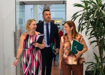 Las víctimas de la DANA reclaman en la Diputación mayor coordinación y justicia en las tareas de reconstrucción