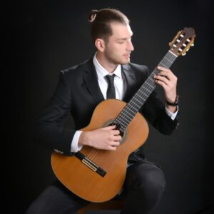 Gonzalo Peñalosa emociona al público del Festival de Guitarra con un concierto lleno de matices