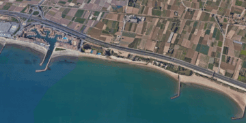 Cerrada al baño la Playa de Port Saplaya Norte